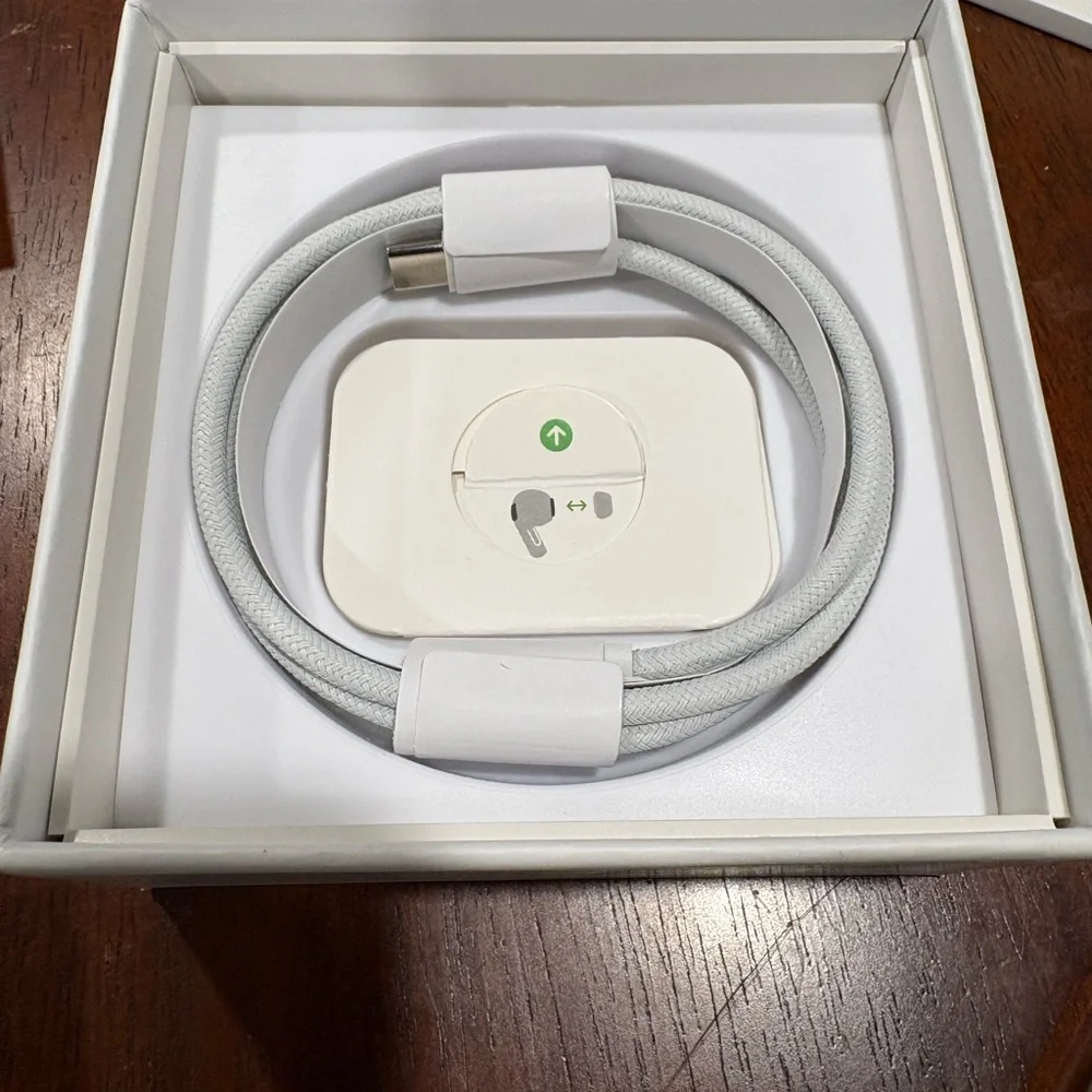 Apple AirPods Pro with MagSafe Charging Case